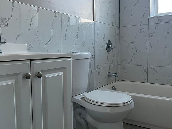 4th image of 56 Steuben St #2
