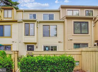 9209 Chadburn Pl, Gaithersburg, MD 20886