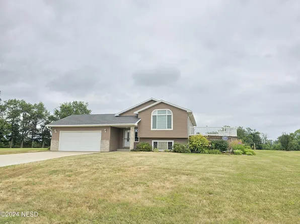 213 Prairie Quay Dr, Lake Norden, SD 57248