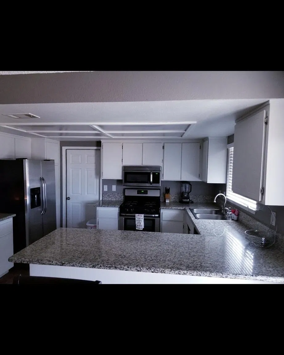 22327 Thunderbird Rd — Photo 2