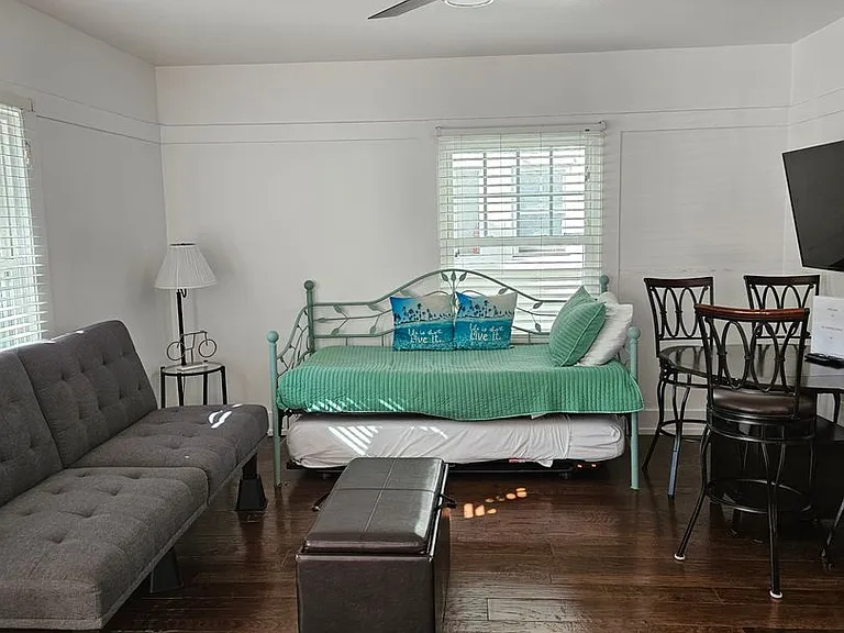 181 Orange Ave — Photo 1