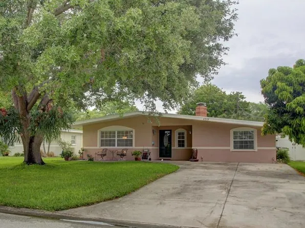 4219 Helena St NE, Saint Petersburg, FL 33703