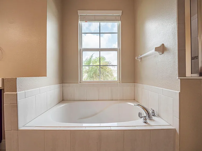 2576 Saint Lucia Cir — Photo 10