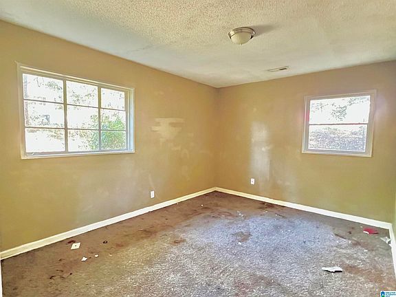 5th image of 217 Tucker Ave