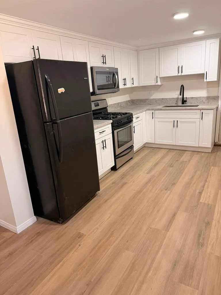 2 bed, 850 sqft, $2,900 — Photo 1