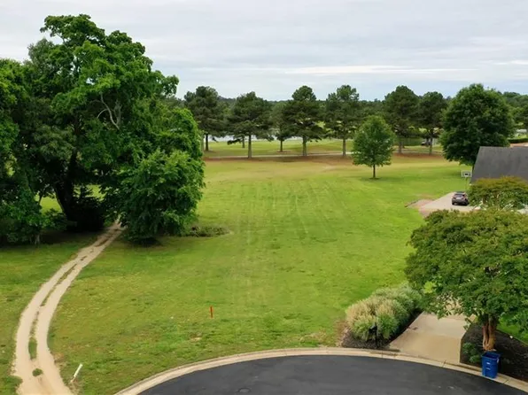 9 Deacon Ct, Cape Charles, VA 23310