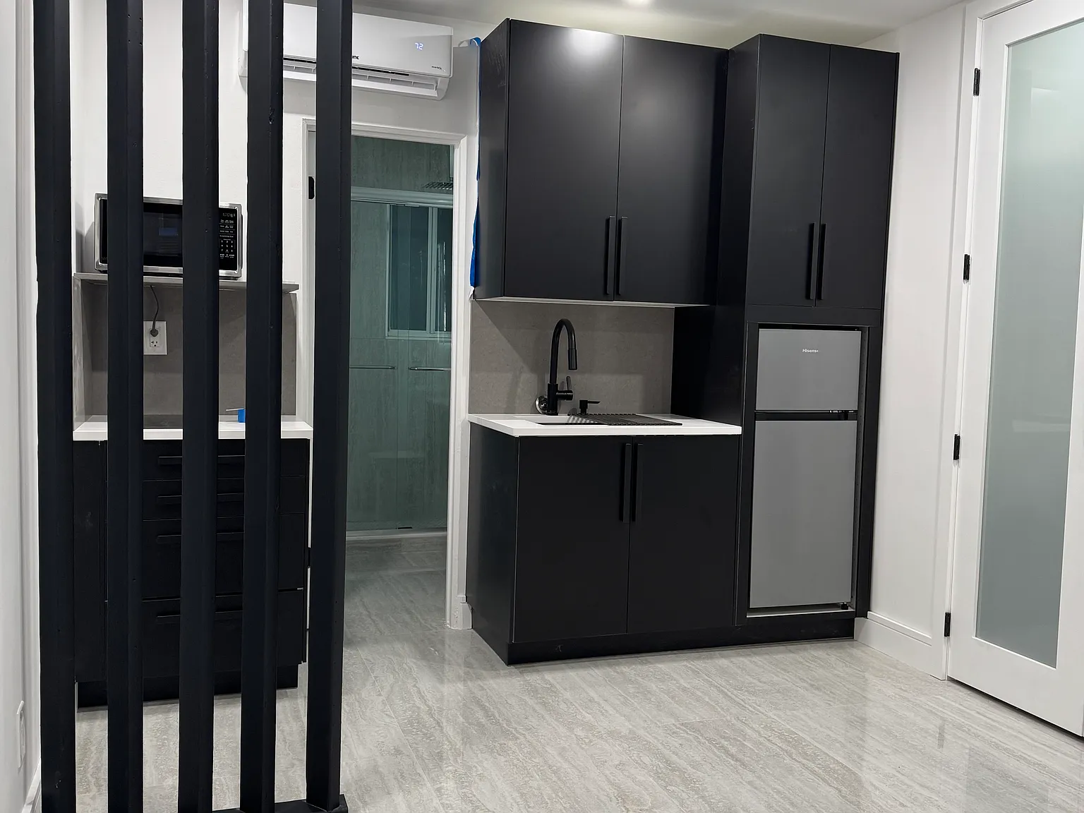 Studio, 400 sqft, $1,645 — Photo 3