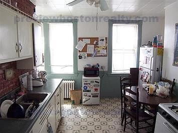 2nd image of 16 Dighton St #D1