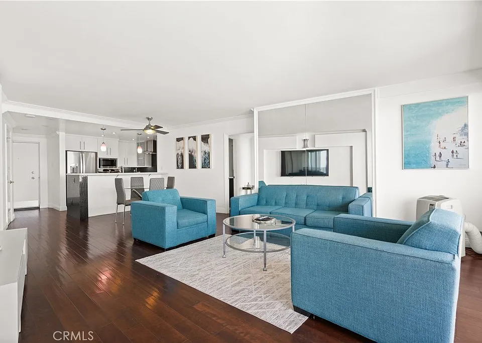 700 E Ocean Blvd #1104