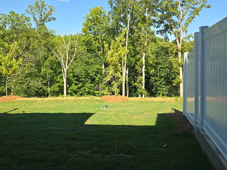 1669 Hallview Ct — Photo 2