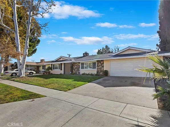 27341 Fisher St, Highland, CA 92346