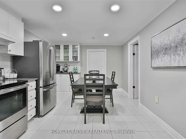 72 Keegan Cres — Photo 9