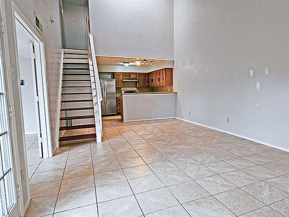 2nd image of 12212 Coppertree Ln #122