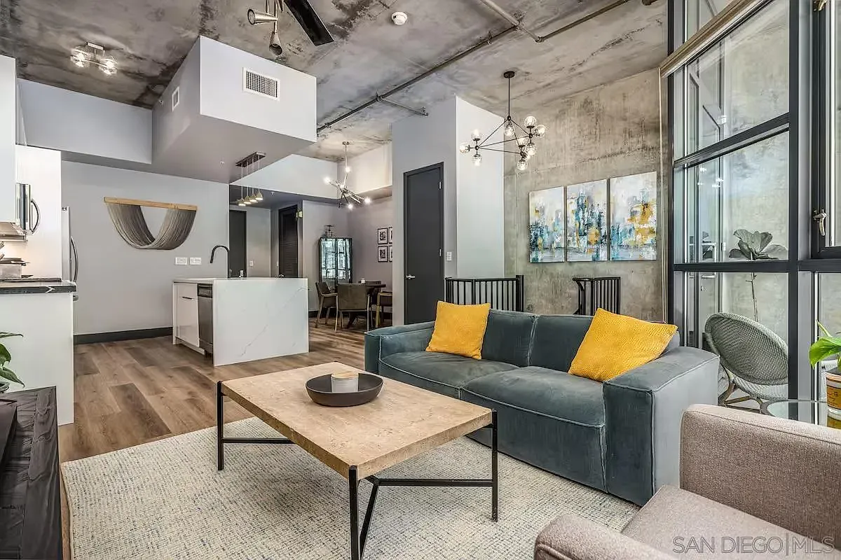 1 bed, 2.0 bath, 915 sqft, $3,750 — Photo 1