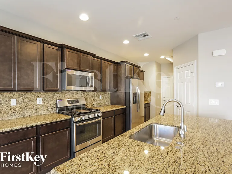 1134 Aubrey Springs Ave — Photo 6