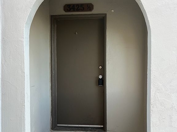 3rd image of 3425 1/2 N Figueroa St