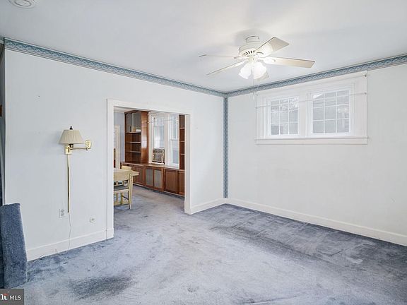 5th image of 14024 Dana Ave