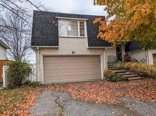81 Craig Henry Dr #B, Ottawa, ON K2G 3S8