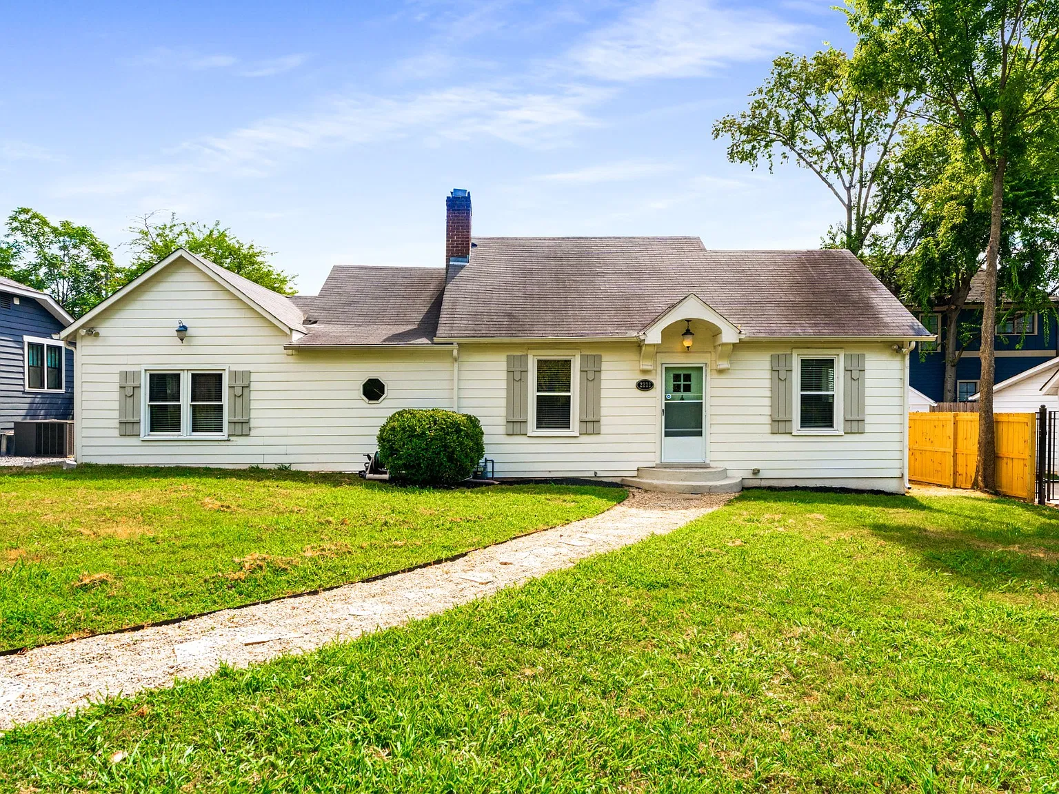 3 bed, 2.5 bath, 1423 sqft, $3,300 — Photo 4