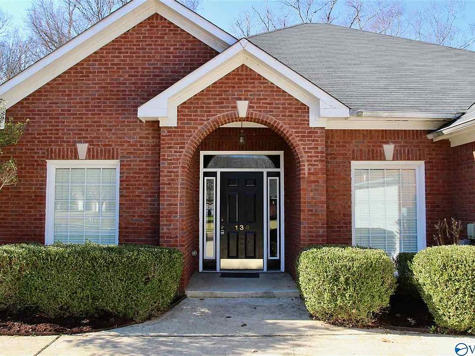 1st image of 134 Cannes Dr SE