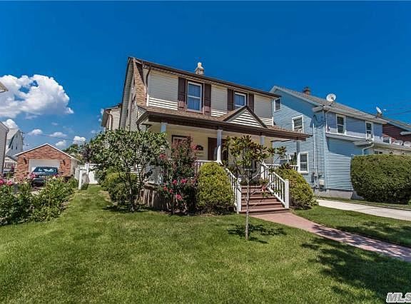 3rd image of 188 Jefferson Ave