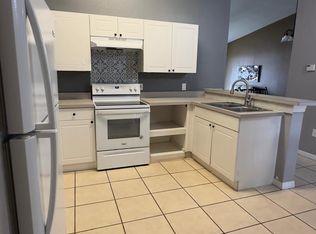 2860 Club Cortile Cir APT B, Kissimmee, FL 34746