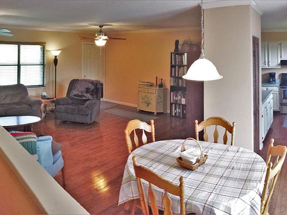 5th image of 3012 Walmar Dr