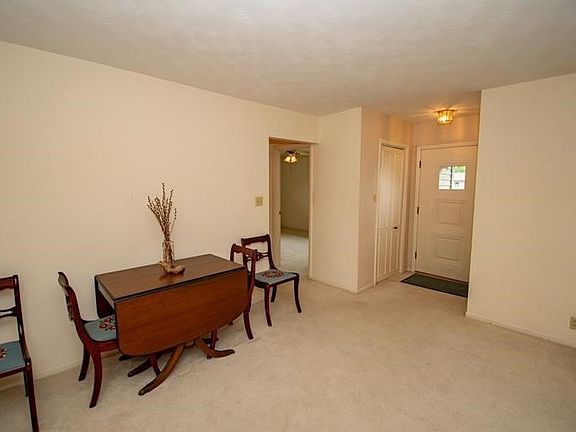 4th image of 54561 Gilman Dr