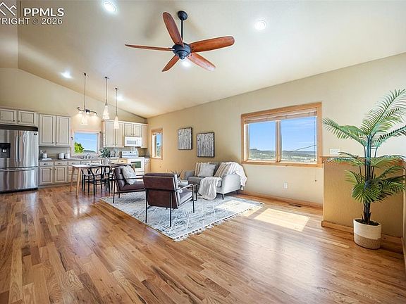 5th image of 382 Largo Ave
