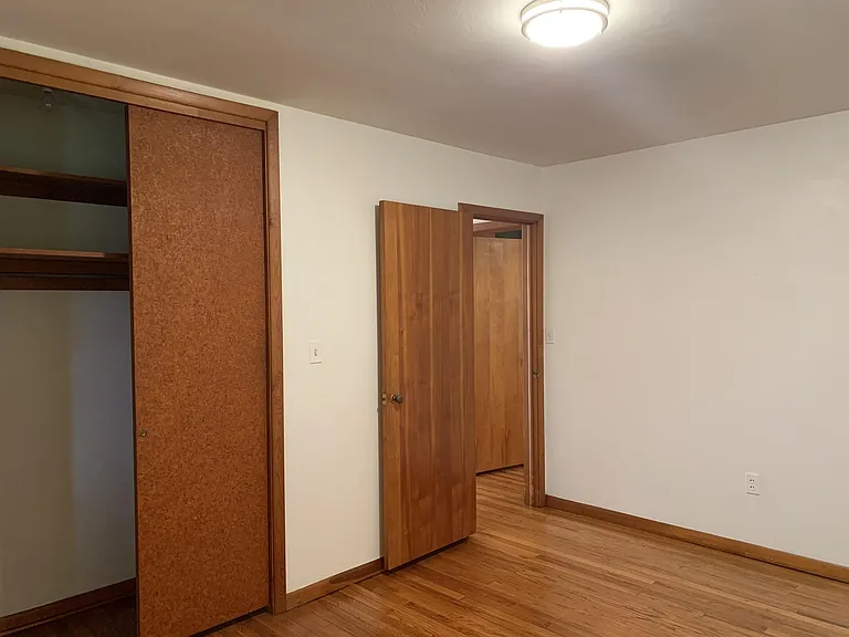 411 N Hillsdale Dr — Photo 13