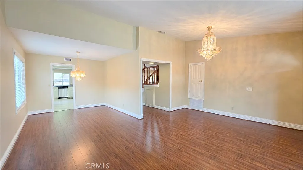 5 bed, 2768 sqft, $4,395 — Photo 4