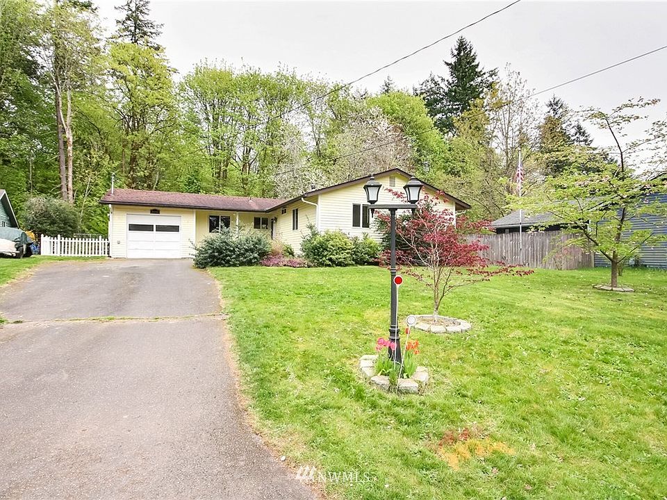 1st image of 3010 Impala Dr SE