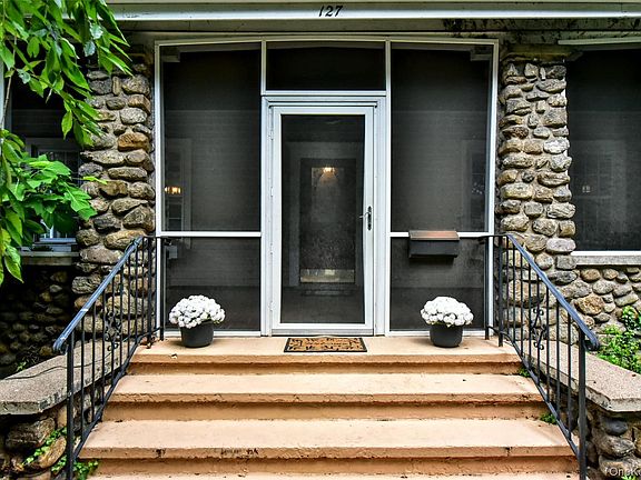 3rd image of 127 Hunt Avenue