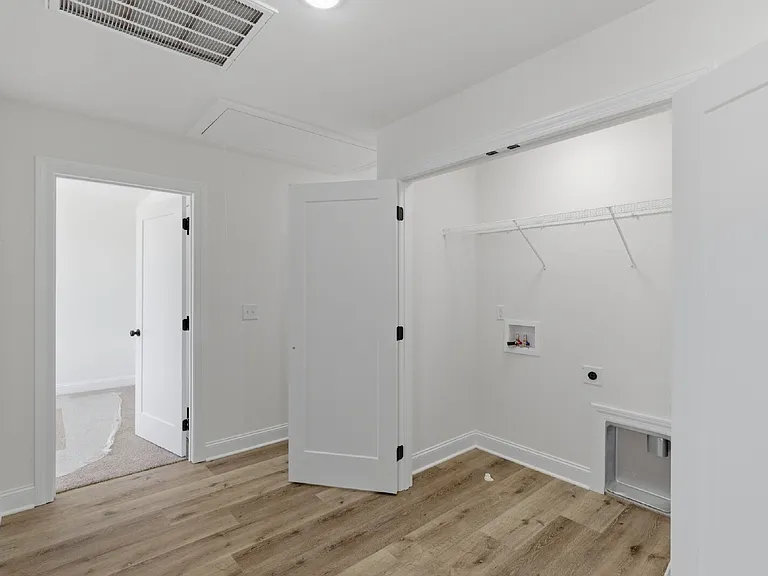 408 Legions Ct — Photo 24
