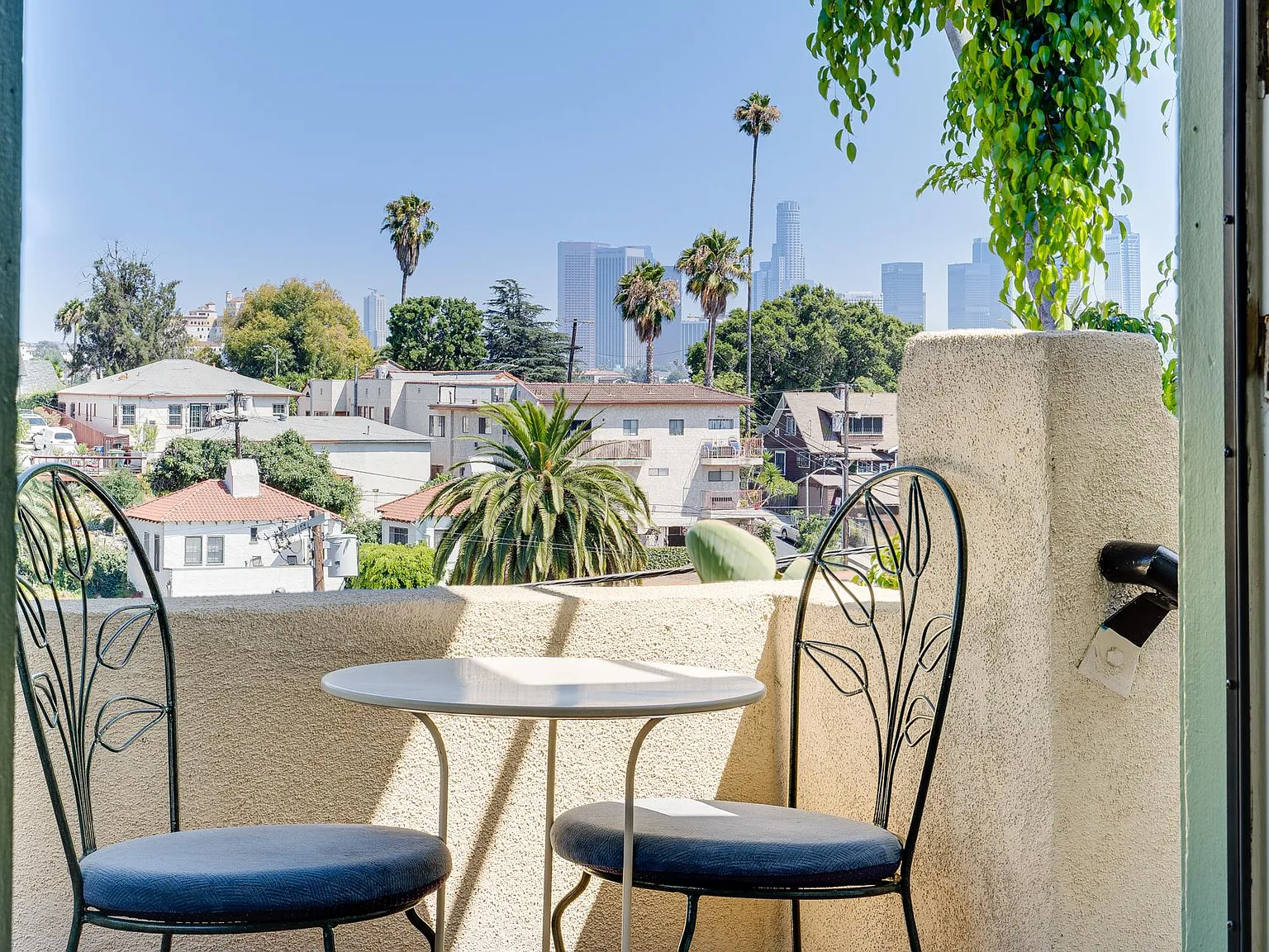 1 bed, 900 sqft, $4,800 — Photo 2
