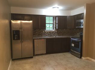 56 Hampshire Rd, Sicklerville, NJ 08081