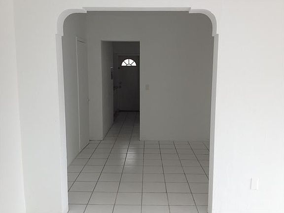 4th image of 1135 Euclid Ave APT 08