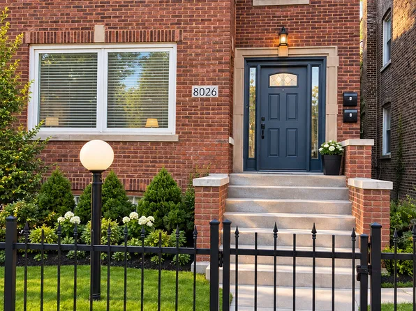 8026 S Dobson Ave, Chicago, IL 60619