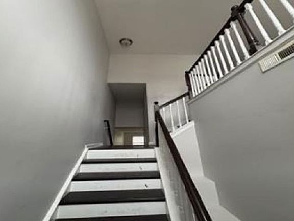 3rd image of 9461 Tanhurst Dr