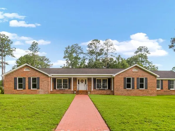 1204 Cambridge Rd, Dothan, AL 36305