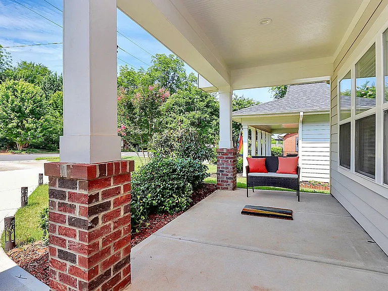 2508 Booker Ave — Photo 3