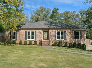 908 Mountain Branch Dr, Vestavia, AL 35226