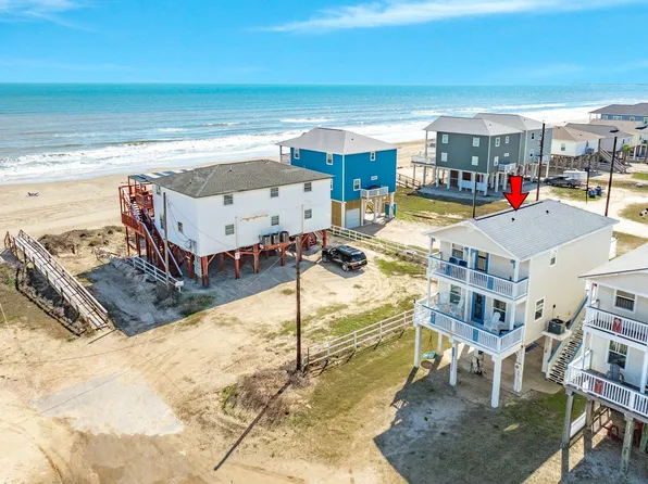 107 Howard St, Surfside Beach, TX 77541