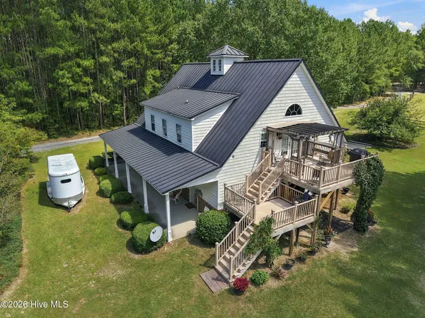 104 Meadows Lane, Aberdeen, NC 28315