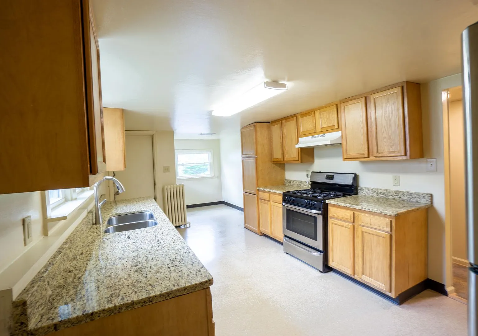 715 S Beech Apt 1- First Floor Close to Shops and Restaurants for July 1, 2027 — Photo 1