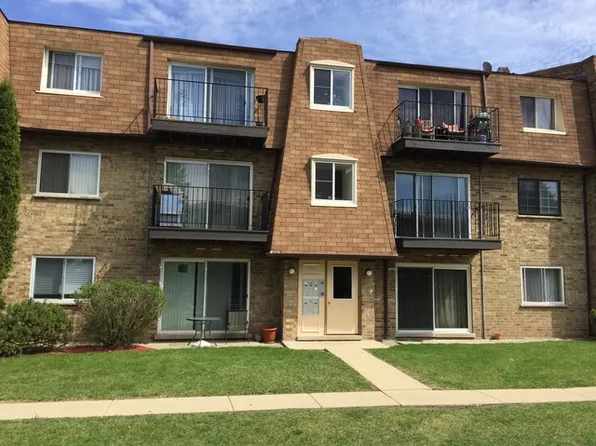 9427 Bay Colony Dr #339, Des Plaines, IL 60016