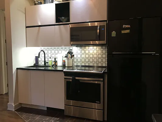 Rented by TheLocals LLC | media 43