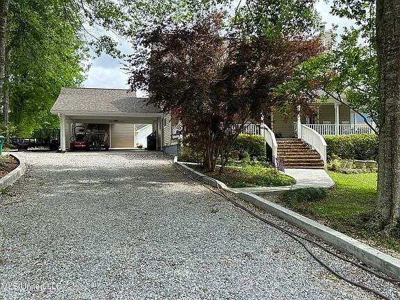 2nd image of 1133 E Lakeshore Dr