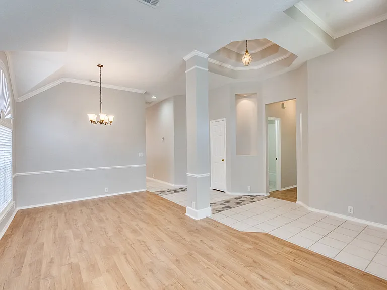 2509 Hunters Run Dr — Photo 4