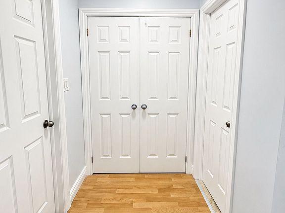 5th image of 659 Old Weston Rd